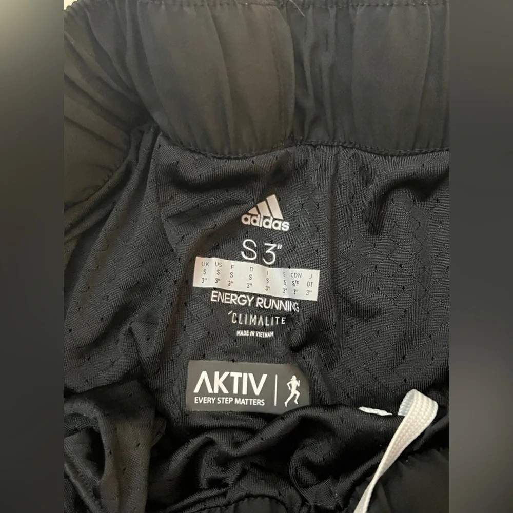 adidas size ship